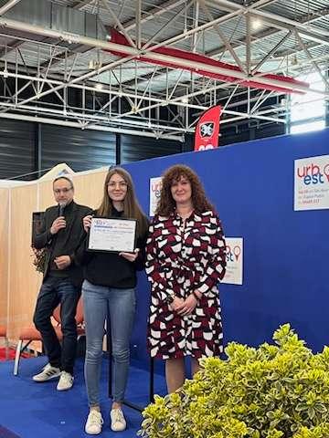 SteelPCNews's tweet photo. La semaine dernière, notre super-boss était au salon #Urbest et a remis le prix de l'#innovation dans la catégorie #NTIC 🏆
📌 w/ @57_union @SteelPCNews @FeminaTechFR @Hebdo_LaSemaine
#entreprise #entrepriselocale #Metz https://t.co/d2BcbcoOgW