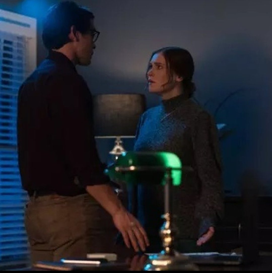 bellamyyblakes's tweet photo. height difference😭 https://t.co/mvwbpRDePP