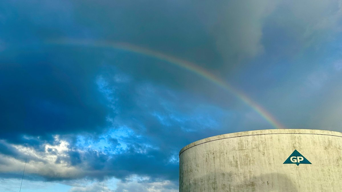Beautiful rainbow this morning over the @GeorgiaPacific mill in Palatka, Fla. Happy Tuesday, everyone!