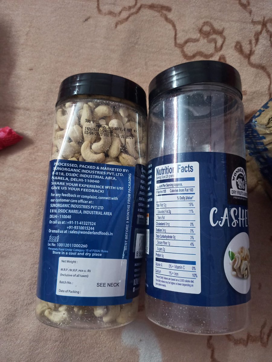 PurushottanB's tweet photo. Once again one more person froud on  Flipkart I ordered 1  k.g. cashews but I receive 500 gram cashews selar give me 2 box but 1 box already open and cashews was missing Flipkart can't see action in this case I reported multiple terms but Flipkart not help me at all. full on scam https://t.co/s91BEDIoAU