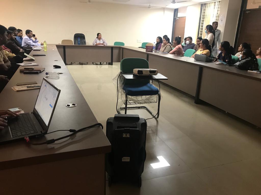 IecArvalli's tweet photo. #SBCCtraining
#HealthProgrammes
આજરોજ અરવલ્લી જીલ્લા કક્ષાએ તમામ ટીએચોશ્રી,એમ.ઓ.શ્રીઓની માન.મુખ્ય જીલ્લા આરોગ્ય અધિ.સા.શ્રી,ડીક્યુએમઓ સા.શ્રી,ઈએમઓ મેડમ દ્વારા આરોગ્યના પ્રોગ્રામો અને #SBCC વિશે જરુરી માર્ગદર્શન  તેમજ સુચનાઓ આપવામાં આવી.  
@CollectorArvali https://t.co/xfqhBXKd2Q