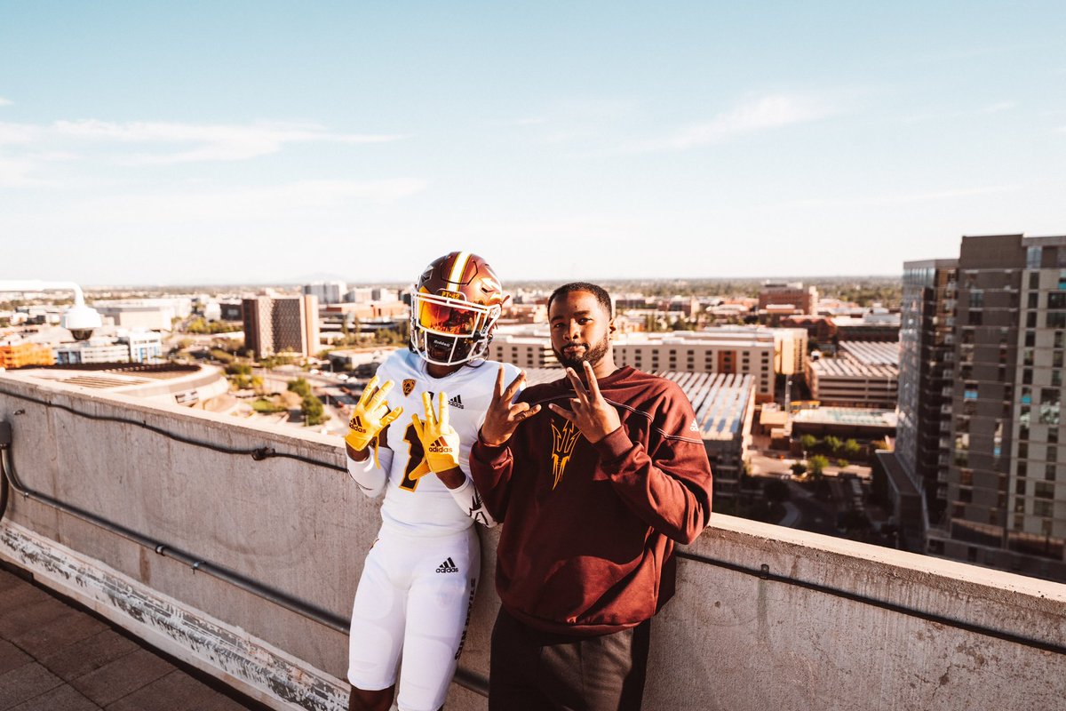 Zechariah Sample tweet media