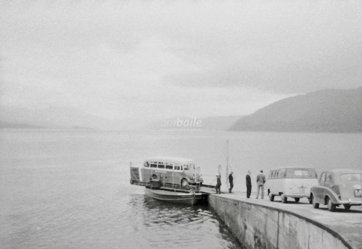 HighlandHistory's tweet image. Aiseag an t-Sròim, 1950an
/
#Stromeferry, 1950s

[photo courtesy of Andrew Sharkey]