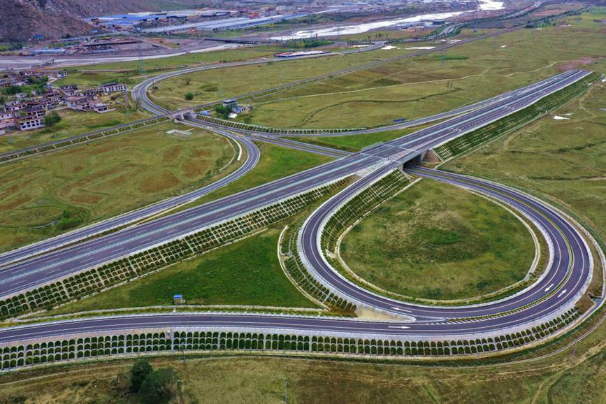 TibetNews11's tweet image. #molte #facce dello #sviluppo tra #Qinghai e #Tibet