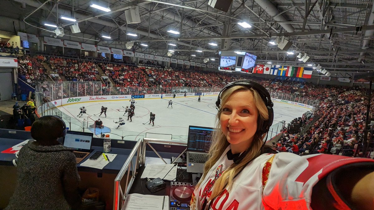 djaleksandra's tweet photo. https://t.co/KIJMYZbGov
#hockey #dj #stadiumdj #worldchampionships #femaledj #housemusic #crowdselfie #WomensWorlds #letsgo #overtime #shootout #arena #allsmiles https://t.co/dqkdFuuf1q