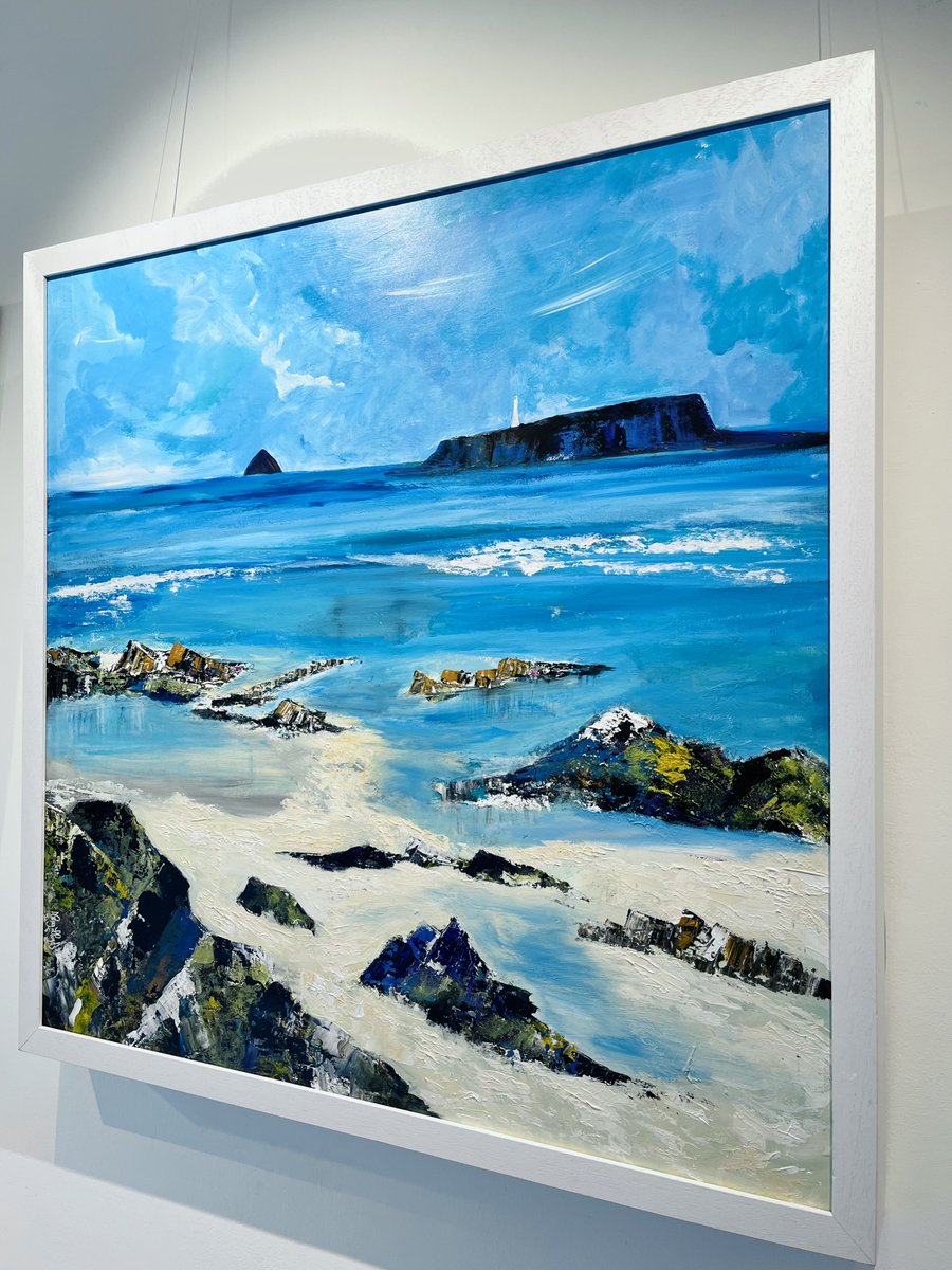 SignetArt's tweet photo. What would we do without natural rural places to escape to? Loch Lomond artist @moraglloyds_art engages with this reliance on rejuvenating, secluded environments  in her vibrant paintings such as this enthralling seascape, capturing Pladda island. #pladda #scottishartist #ukcoast https://t.co/HibnlsBziu