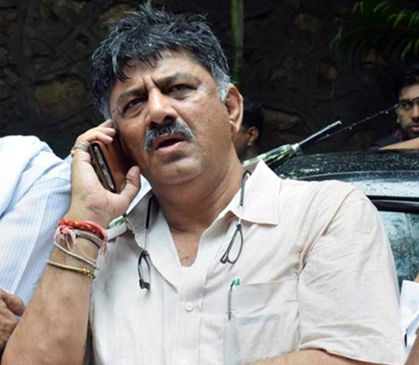 Anjan94150697's tweet photo. KARNATAKA BIG BREAKING:
#CongressMasterStroke: Congress President DK Shivakumar telephoned to Jagadish Shettar.
DK Shivakumar offered Congress ticket to Jagadish Shettar and asked to contest on the Congress Symbol.
#KarnatakaKurukshetra2023
#KarnatakaElection2023 https://t.co/uVdf1HPE2o
