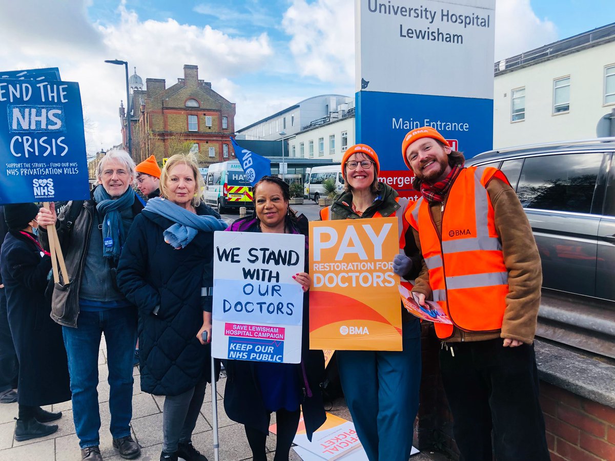 Brenda_Dacres's tweet photo. I’m standing by our junior doctors who are striking today &amp; deserve a decent pay

The Tory Gov have suppressed their pay for 13 years
Hand clapping during Covid doesn’t pay the bills
They deserve respect they deserve a pay rise

#juniordoctorsstrike
#DefendOurNHS 
@SaveLewishamAE https://t.co/vKm7BaHBn9