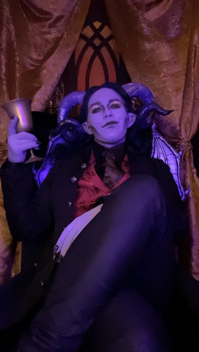 arithenarrator's tweet photo. If you see this, drop a photo of yourself as a villain. 😈🥀 https://t.co/3EtqZ9TeEI