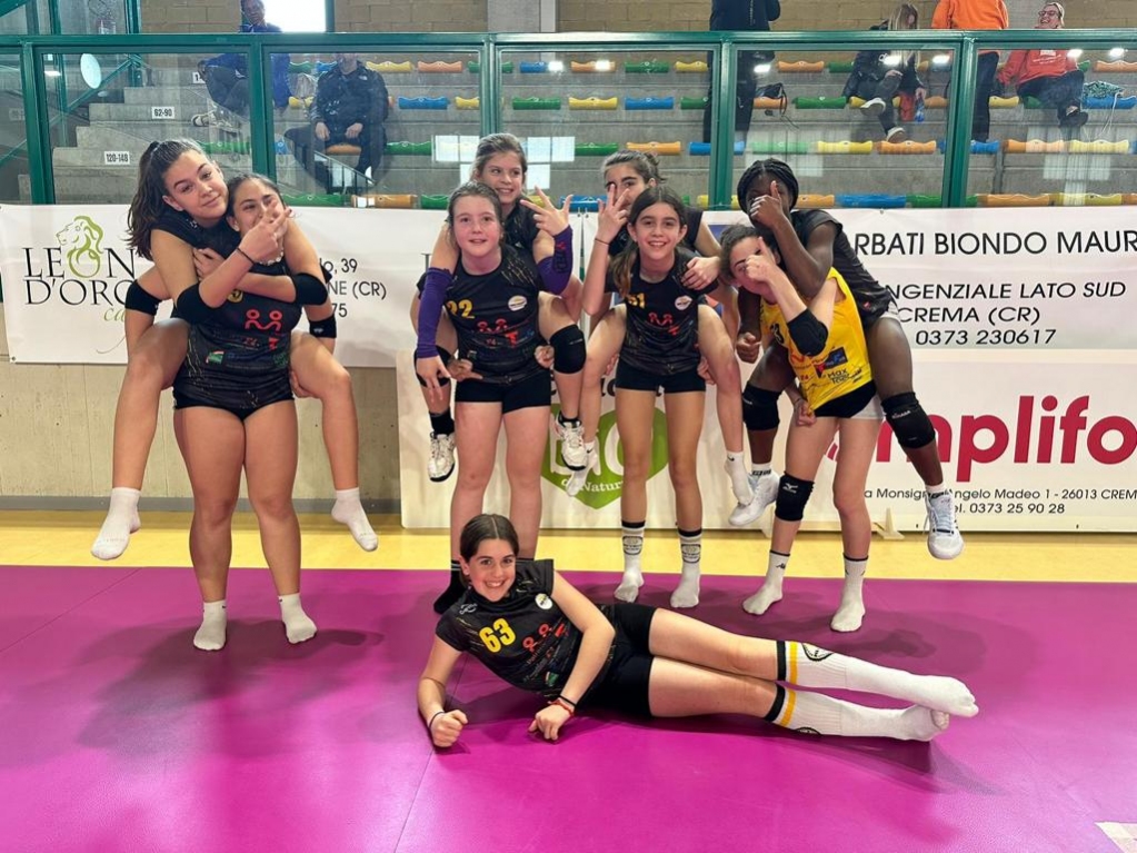 Promoballvbf's tweet photo. 🎖 PARTITA 🏐

👏 Complimenti alle ragazze dell'U13 della Brescia Volley Academy targate New Volley Gavardo per la grande prestazione al torneo di Offanengo.

👩 Complimenti anche a Michela Scalvini per il premio "Miglior Libero" del torneo.
➖
#PTorneo|… https://t.co/Lv7pM76PFK