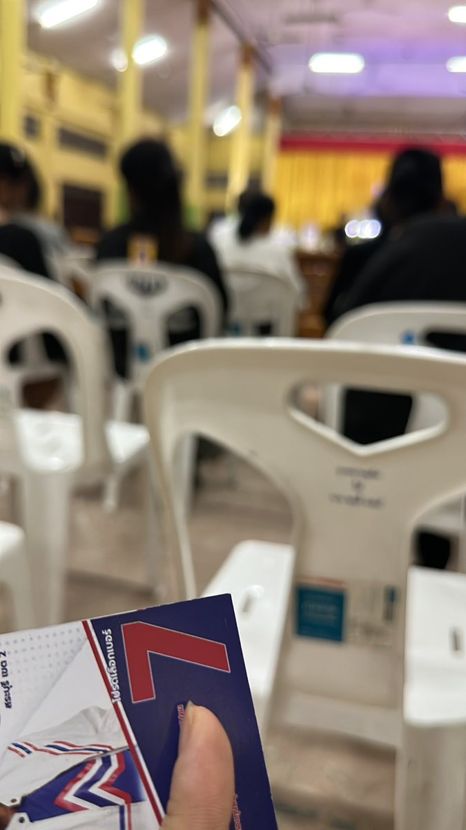 MschievusB's tweet photo. มางานศพ ก็กล้ามาแจกนะคะ #เลือกตั้ง66 https://t.co/ouNG4kU2S9