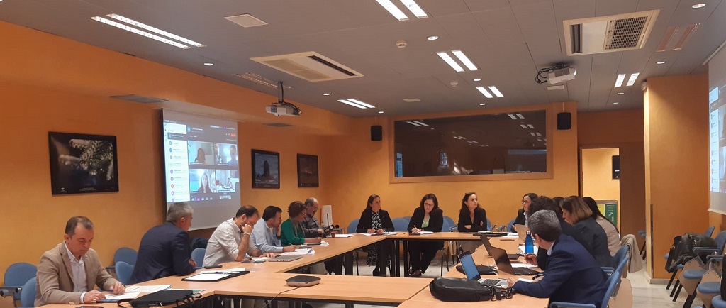 REDIAM_Oficial's tweet photo. 👥 Reunión de trabajo en @MedioAmbAND para avanzar en el impulso de los proyectos de absorción de emisiones a través de #carbonoazul en las marismas mareales de Guadalete 🌾
#BlueCarbon #Huelladecarbono #OACC https://t.co/fW9PHKyU9K