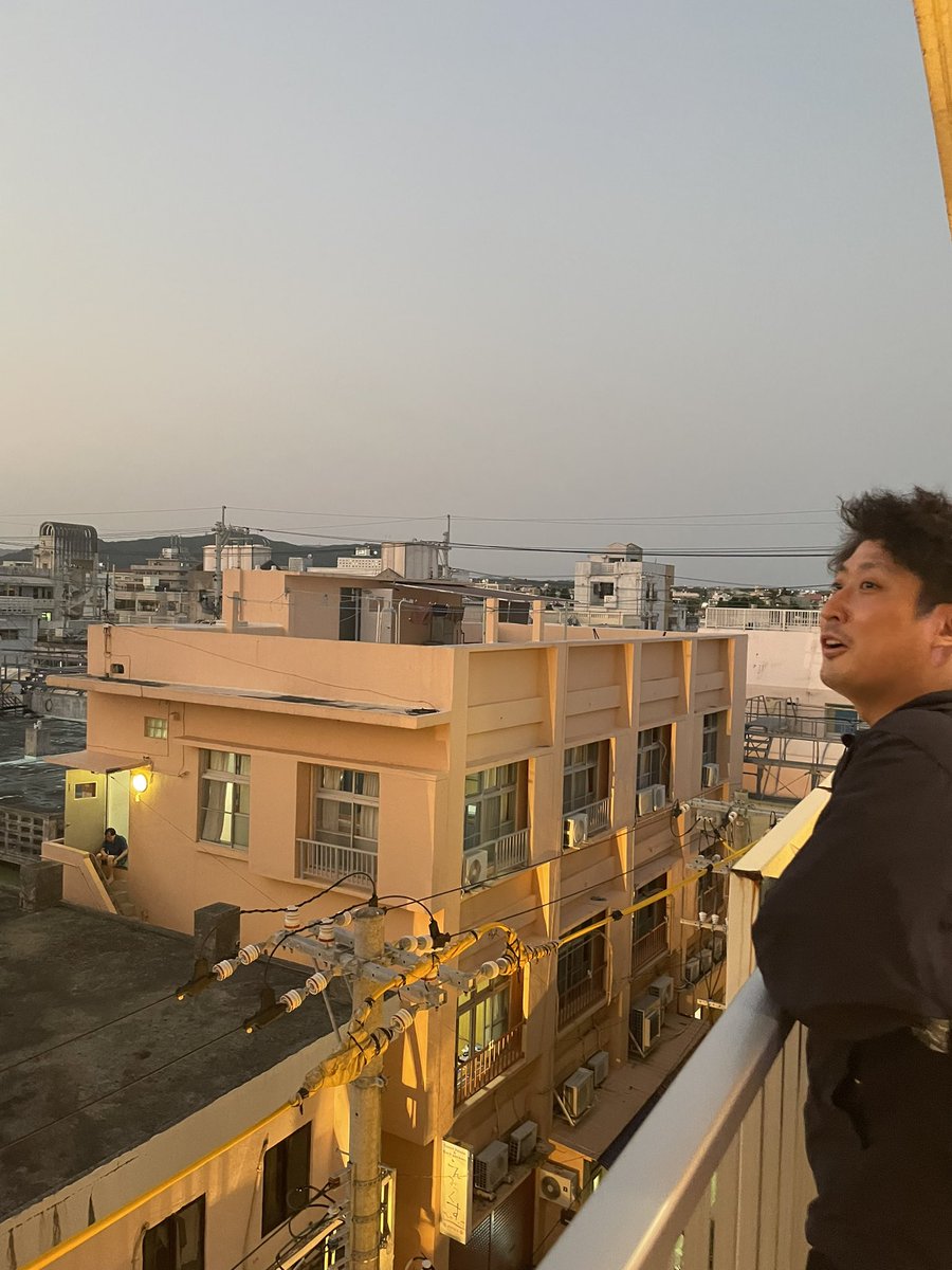 YMac02's tweet photo. 沖縄のこの建物の感じ好き https://t.co/j8L30JX7F6