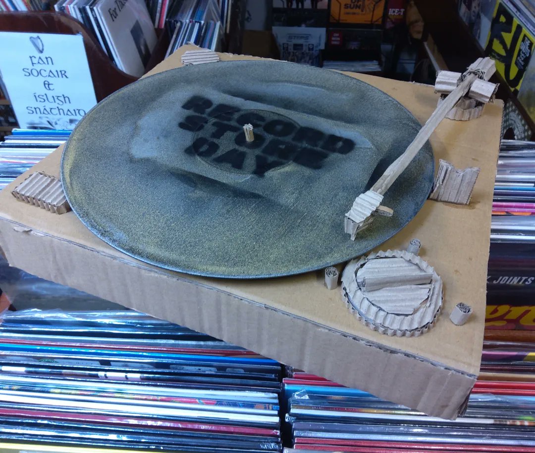 BenONeillRecord's tweet photo. #Recordstoreday is everyday #welovemusic
#50yearsofmusic in #Dungarvan
https://t.co/FaIGSjaFIR click through & take a look, we're uploading constantly... & here's a #cardboardbox #turntable I made last night 😀. Pre-RSD Jitters kicking in.
We sell #HiFi Check us out ❤ https://t.co/9X0KV59Jwc