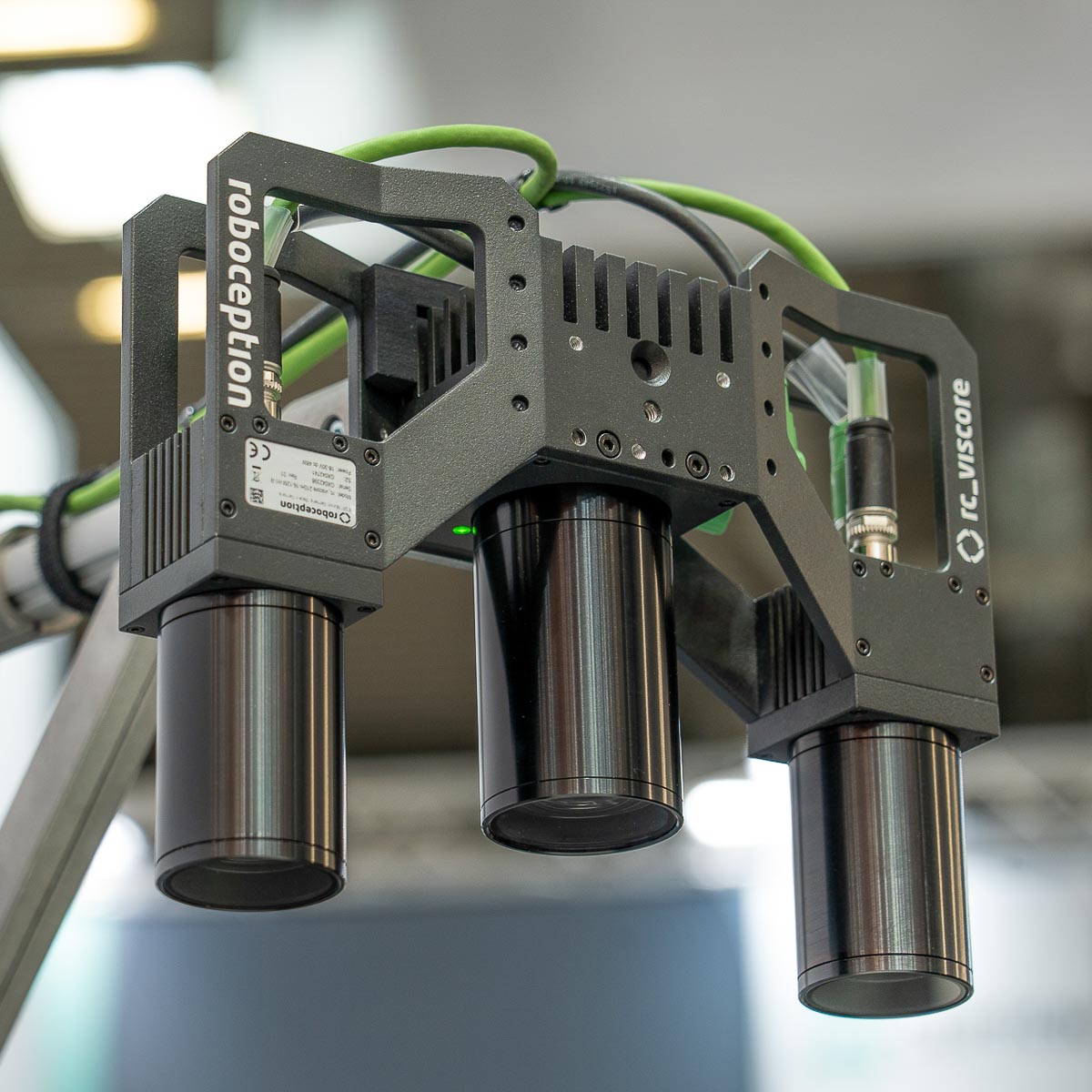 👀 Detecting a piece as small as an M-8 screw 🔩 inside a pallet cage, at a working distance 📏 of up to 4 meters is difficult? Doesn’t have to be - with the World's first 12 MP 3D stereo sensor for robots!
Find out more: roboception.com/en/rc_viscore/
#3Dstereovision #robotvision