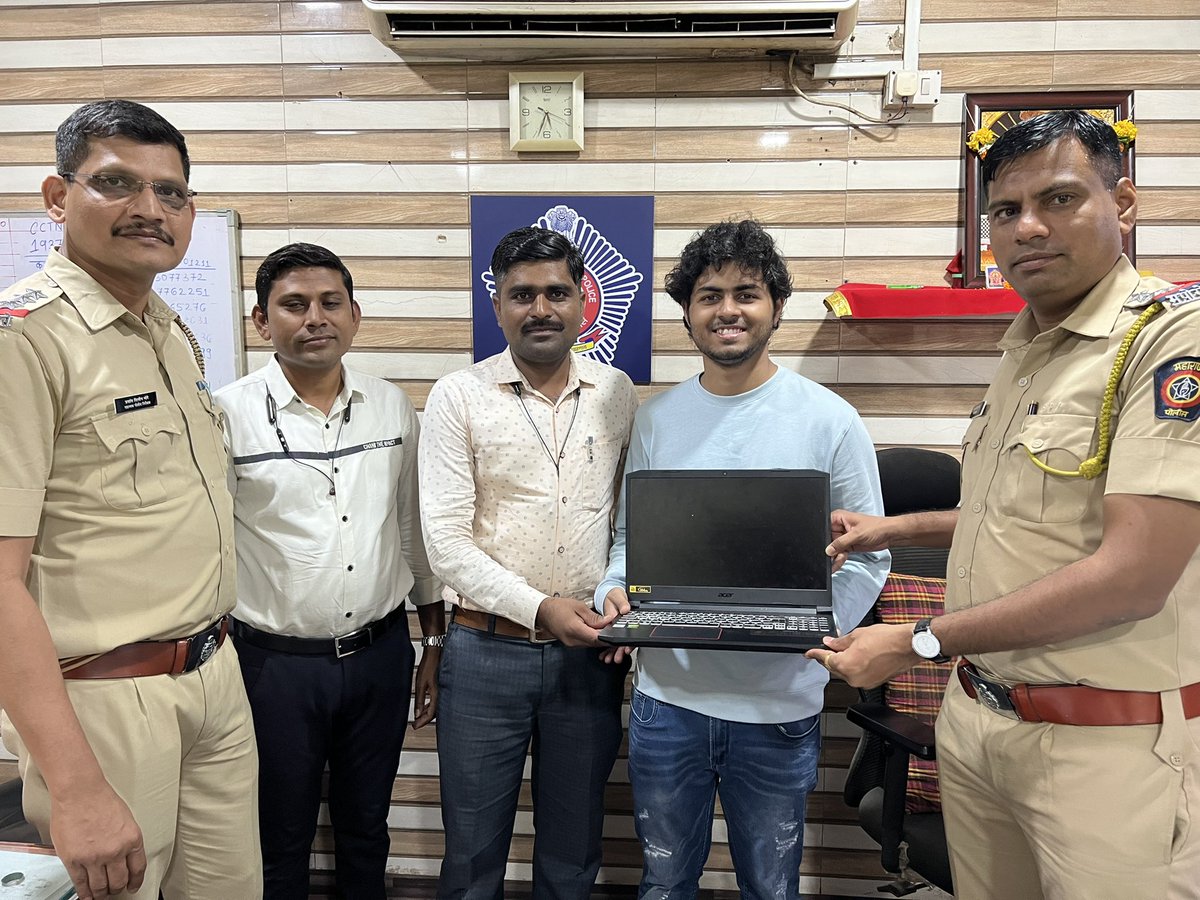 ysa870's tweet photo. They were able to find my laptop within 24hrs. The laptop is in perfect condition with all data intact
Special thanks to 
PI. Rajiv Chawan, 
PSI. B. Sonawane, 
PC. R. D. Nile, 
PC. Aamar Patil. 
V. B. Nagar Police Station. 
Thank you for your selfless service. 
@CPMumbaiPolice https://t.co/dg7ScyE3VU