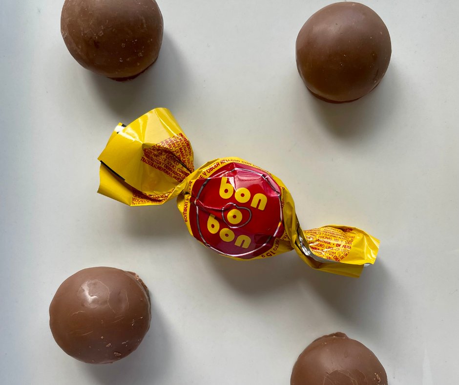 Crocante, dulce, irresistible chocolate, así es Bon o Bon 😉
#BonOBon #chocolate #dulzura