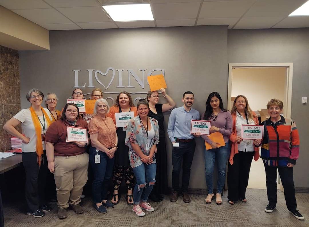 LivResourcesNY's tweet photo. Living Resources office staff wore orange for an 8.5% wage increase in the final State Budget to help address the workforce crisis and ensure the future viability of the I/DD service sector. @NYDisabilityAdv @GovKathyHochul
#iddpriority #CareCantWait #LivingResourcesFamily https://t.co/nhiebT8Kt8