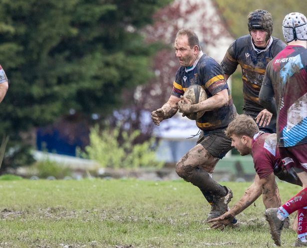 geoff20man's tweet photo. 🏉🎤📻 The Scrum 

6pm @BBCRB includes

🔵⚫️⚪️Live chat with @BathRugby Ted Hill 

🌹🌹🌹      Delany Burns from England camp

🎧🎙️🏉 Robin Tremlett on 1,000 @BroadplainRFC  appearances https://t.co/ZfRo4ETNBn