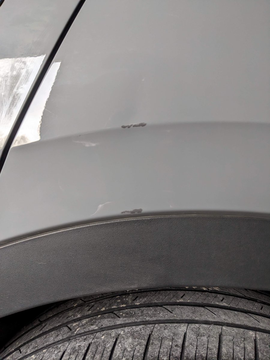 JadeMason's tweet photo. @VW I used the VW Moonstone Gray touch-up pen on a door ding on my '21 AWD ID.4 Pro S and the color match was very poor. Is this a bad pen? https://t.co/Ai9AmsrTpC