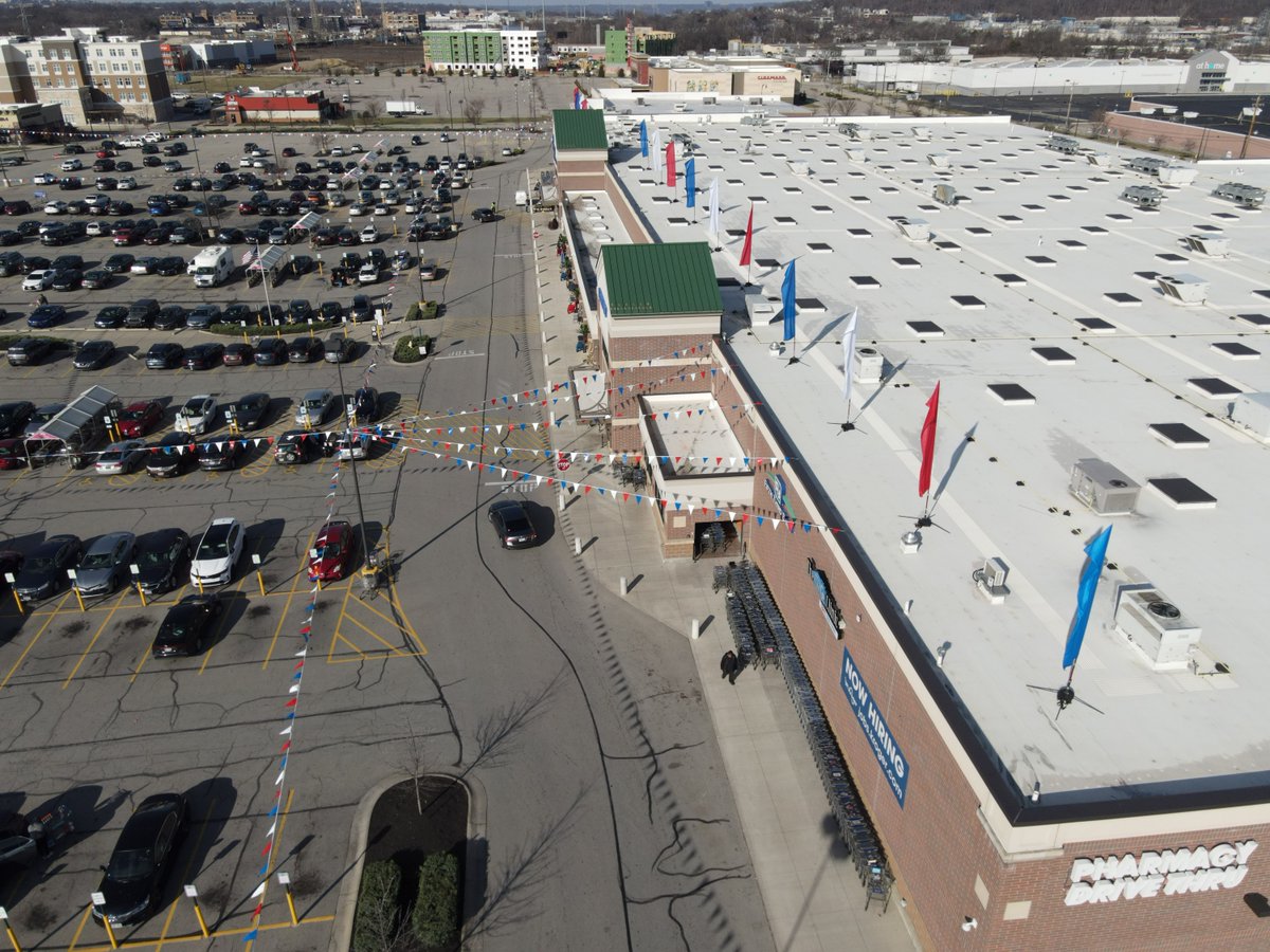 asapevent's tweet image. Our client was elated with this install – within the first few minutes they had customers lined up and commenting on how amazing everything looked! Give us a call and find out what ASAP Event Advertising can do for you. #onestopshop #advertisingflags #brandawareness #dronepics