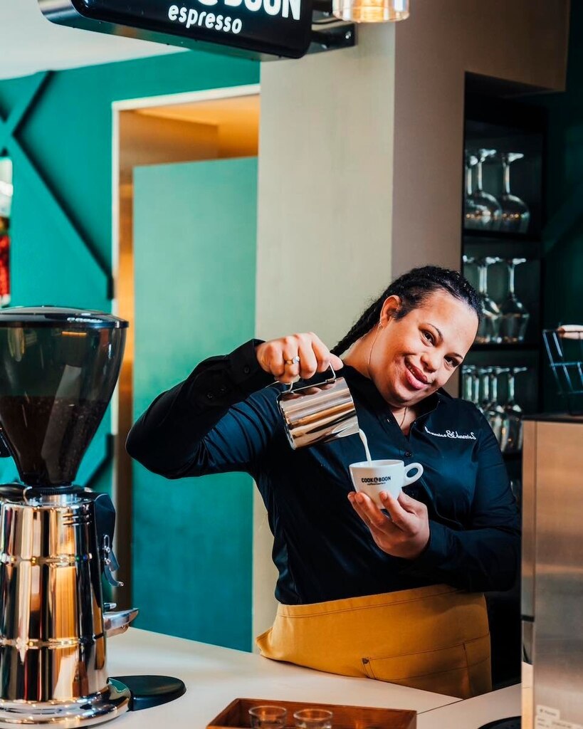 BDUithoorn's tweet photo. Brownies&amp;downieS Uithoorn Hebben jullie na zo’n gezellig paasweekend toch wel wat moeite met opstarten? 😋 Wij zetten graag een heerlijke kop koffie of latte macchiato voor je! 🙌🏼

#browniesanddownies  #wijmakenlunchenleuker #puurisperfect #winkelcentrumzijdelwaard  #uithoorn… https://t.co/h4eFx64uqj