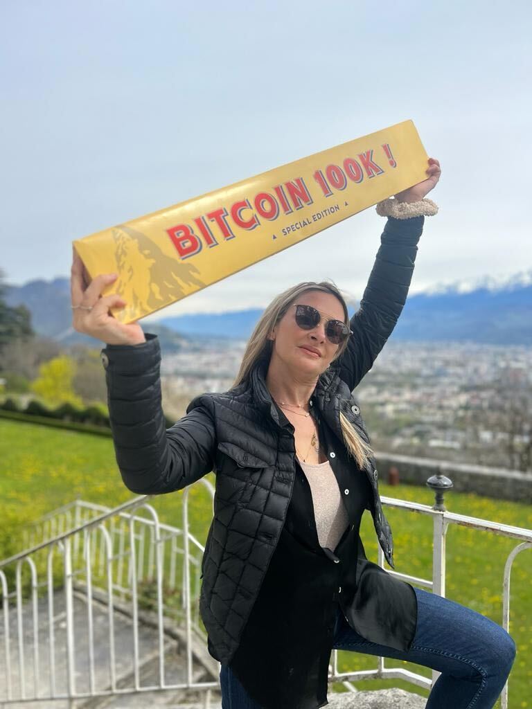 Nous espérons que vous avez passé un bon week end de Pâques 🐣

Merci à un de nos fidèles clients pour cette belle barre de chocolat pleine d'ambition pour #Bitcoin ! 🤩 

Retrouvez les gagnants de la chasse aux œufs dans les commentaires ⬇️