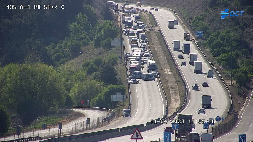 DGTes's tweet photo. 📢⚫️En #Toledo, cortada la A4, por varios vehículos #accidentados, en #Ocaña hacia #Madrid.
➡️Vehículos accidentados en el km 58.
➡️Desvío alternativo por la autopista de peaje R4.
➡️Para más información @InformacionDGT
y https://t.co/DuLnSCoztB https://t.co/dZNfBEi13F