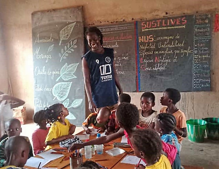 Celebrating #African neglected and underutilized biodiversity #NUS🥜🌿🌱for #schoolmeals bit.ly/3GwHBWJ in collaboration with #Watinoma #EcoleWatinoma #BurkinaFaso. Proud to be part of this with <a href="/sustlives/">Sustlives</a> <a href="/BiovIntCIAT_eng/">Alliance of Bioversity International and CIAT</a> <a href="/aics_it/">AICS Cooperazione_it</a> <a href="/CIHEAMBari/">CIHEAM Bari</a>