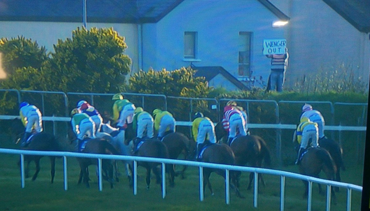 @Richard44158292 Still my favourite background from a race, Wexford 2017 #WengerOut