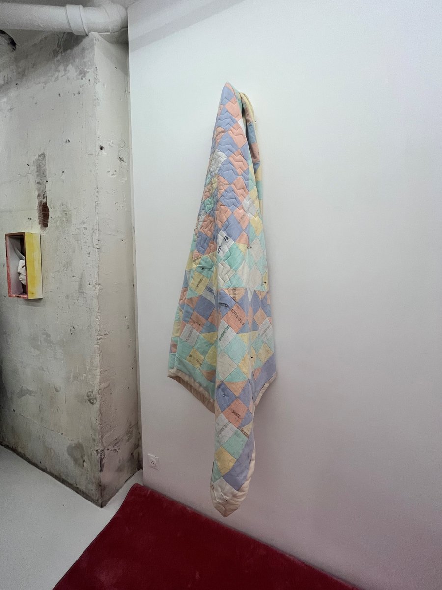 ADIAF_O's tweet photo. Visit to the Galerie Sultana as part of our #CollectorsProgram. The members benefited from a guided tour of @BenoitPieron show by the artist himself and a special guest/artist Marion Lebbe. One of his works is currently on display at the @BourseCommerce and the @PalaisdeTokyo 🦇 https://t.co/W3RUjccWje