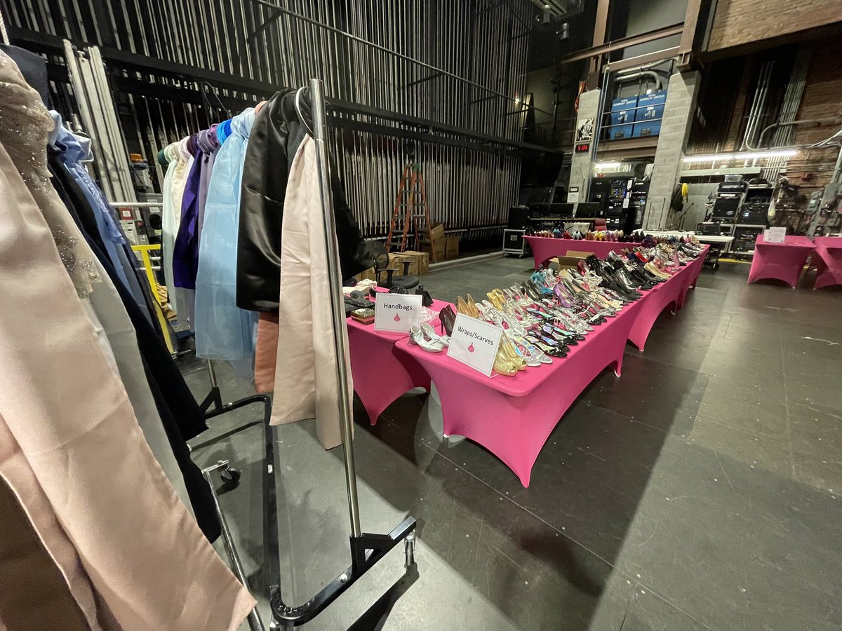 Lauren Hall tweet media