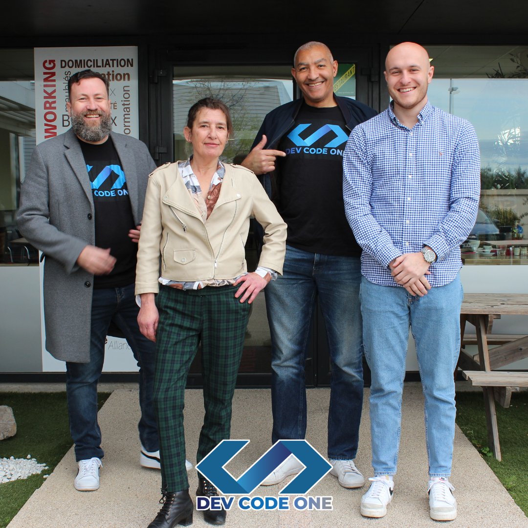 DevCodeOne1's tweet photo. L'équipe s' agrandit avec l'arrivée de Thomas en tant que négociateur technico-commercial.
#codeur #google #web #internet #devcodeone https://t.co/rCr22Wrb2S