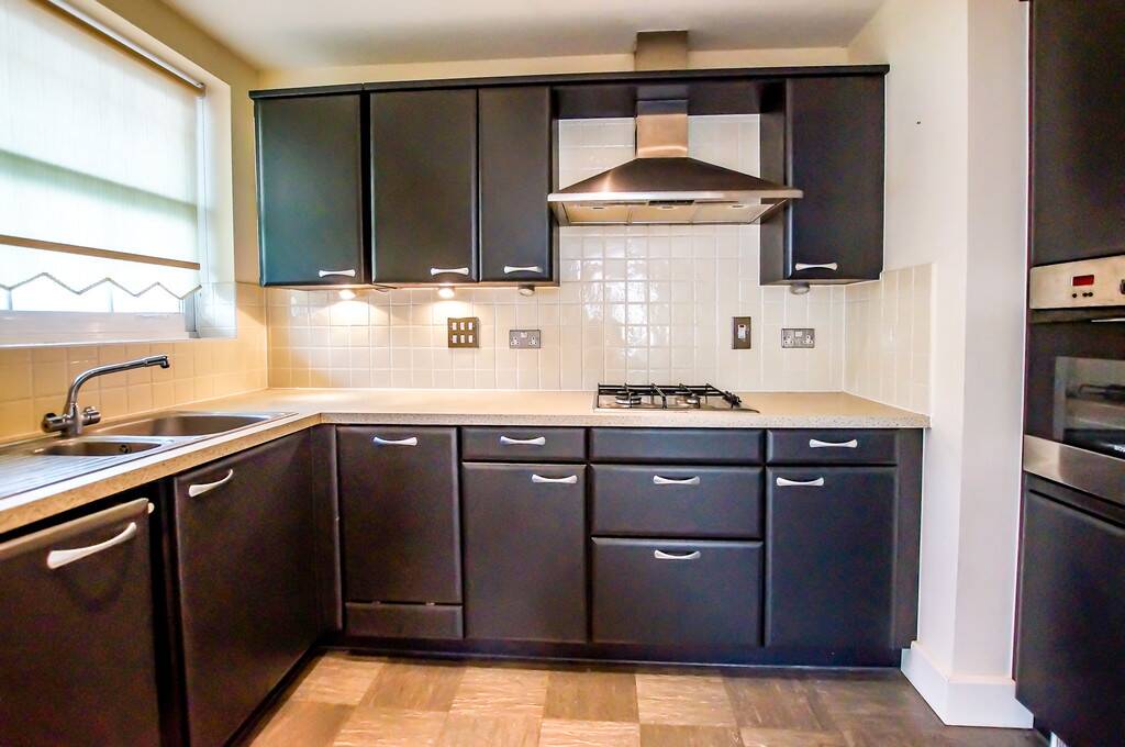 TodAnsteeProp's tweet image. If you love to be beside the seaside and are on the hunt for a #rentalproperty, we have listed this well proportioned second floor apartment which has become available #torent on long term basis. #property #worthing #todanstee
todanstee.com/cgi-bin/proper…