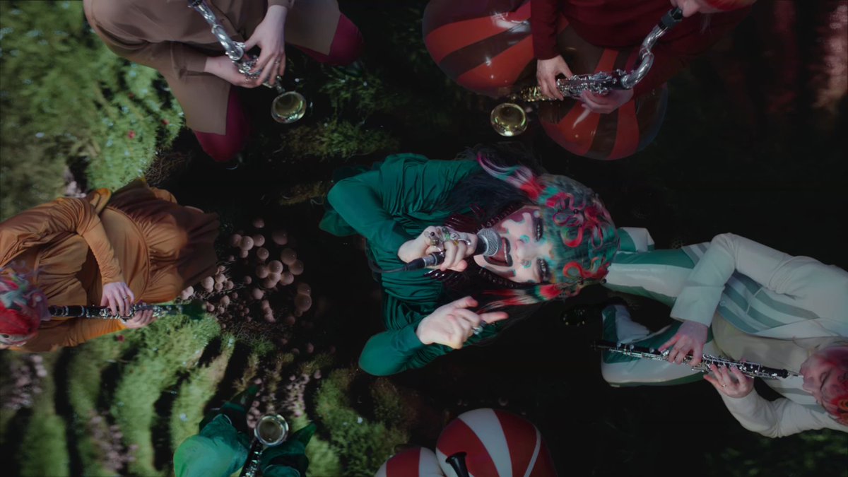 Björk gaf nýlega út myndband við lagið Fossora, titillagið á samnefndri plötu sem tilnefnd var til Grammy verðlauna og var nefnd sem ein plata ársins af The New York Times og Pitchfork’.

Horfðu á myndbandið á YouTube.
Ekki missa af Björk í Laugardalshöll 7., 10., 13. júní 2023