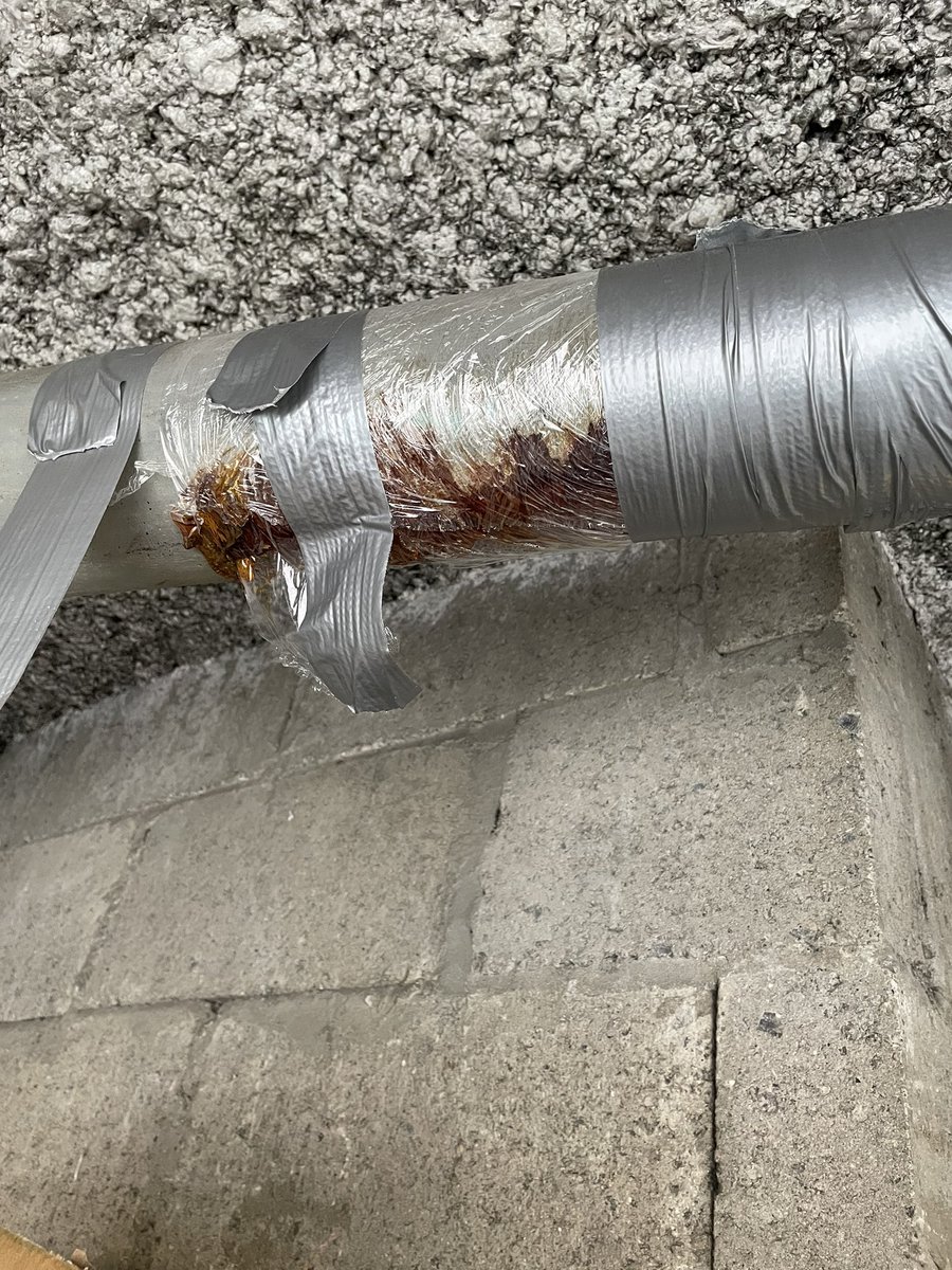 78190trappes's tweet photo. Bonjour @CDC_Habitat

Je vous rappelle que le tuyau qui fuit dans mon garage depuis le 01/02/2023 n'a toujours pas été réparé.

Je souhaiterais faire intervenir une société moi même 

Sachant que c’est un tuyau amiantè

pouvez vous me dire les démarches à suivre ? 
Merci https://t.co/wCttPcMn21