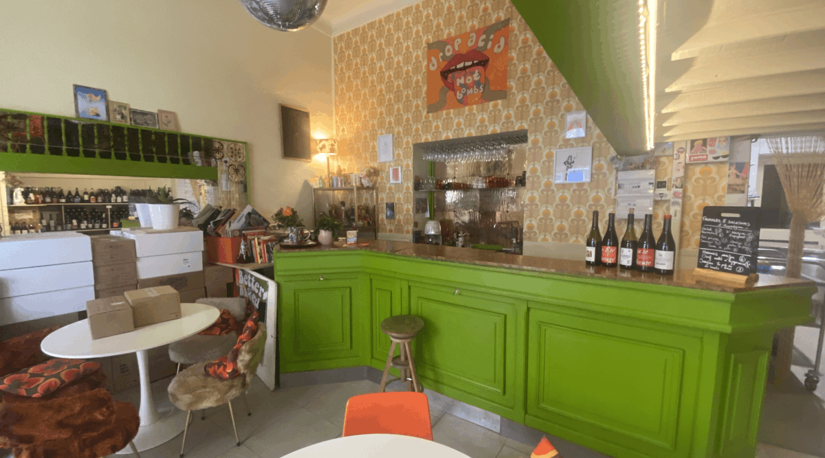 nicerendezvous's tweet photo. 🔝 #NiceRendezVous 👊😍 "ILS FONT NICE. Implantée dans le quartier du Port, la cave-bar Fanfan & Loulou est spécialisée dans les vins naturels."
👉 https://t.co/AWHXwhzZwo
👉 @NicePresse @NoemieMeffre
#Nice06 #CaveBar #VinNature #AlpesMaritimes #VilleDeNice #Nice #NiceRDV https://t.co/hm6Oxn767R