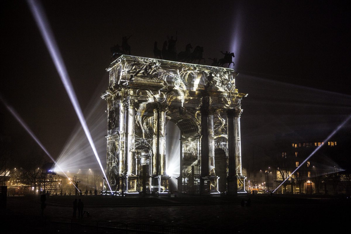 La Visionnaire sur la lune 🌙 tweet media