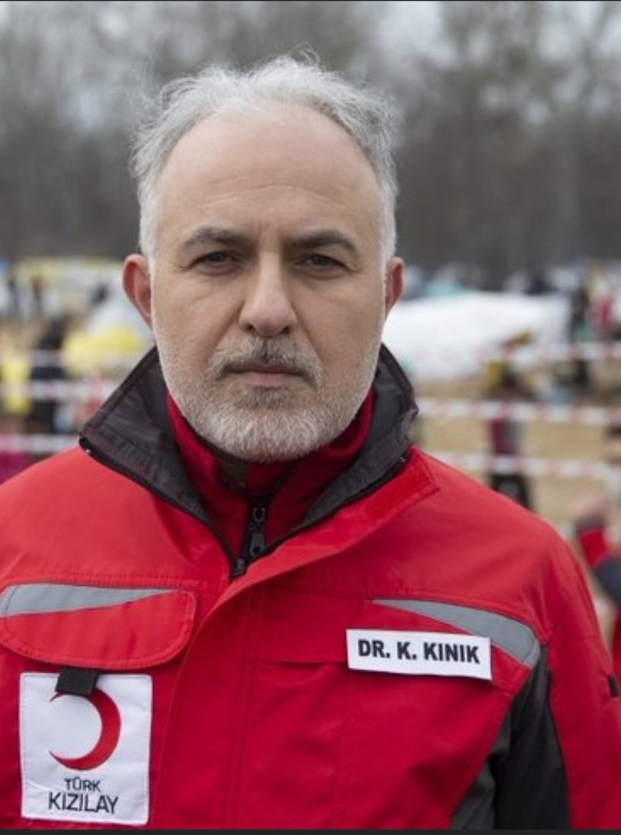 Seni unuttum zannetme yarışmayan Kerem. Güzelim KIZILAY'ın itibarını ve güvenilirliğini yerle bir ettin. Hala hiç tınlamadan o koltukta oturuyorsun. Seni aday maday da yapmadılar değil mi? Kerem Kızılay senin değil, bizim Kızılayımız. Kalk o koltuktan!