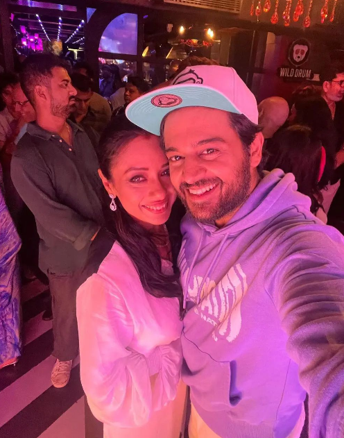 BtownKi's tweet photo. About last nightβ¦ππΊπ«΅.
.
.
.
#anujkapadia #gauravkhanna #rupaliganguly #anupamaa #maan #starplus #vijayganguly #sumbultouqeer #ayeshasingh #funnight #nightpics #lastnight #party #madfun #birthdayparty https://t.co/LqKbn7mUvD