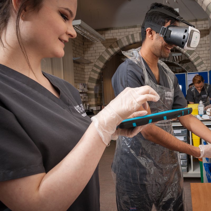 Y3 student doctors, why not take the opportunity to consolidate your clinical skills in a facilitated Learning Zone session this Thursday? Slots supervised by a clinical skills lecturer available from 9.00 to 15.00, Thursday 14th. Book yours: bit.ly/3GzarFN