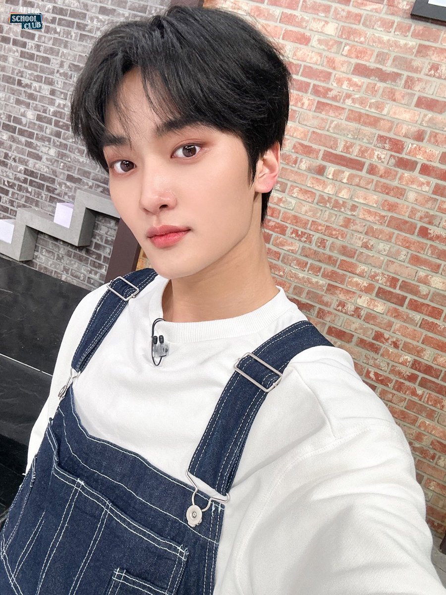 [MC]
⠀
핥빗 핥빗 💕
ASC 패밀리의 마음을 콩닥거리게 만든
뽀글 말랑 흑발 강아지들과 함께 - !
그럼 다음 주에 만나요 🫶🏻
⠀
<a href="/realaaronkwak/">아론 (AARON)</a> <a href="/CRAVITYstarship/">CRAVITY OFFICIAL</a>