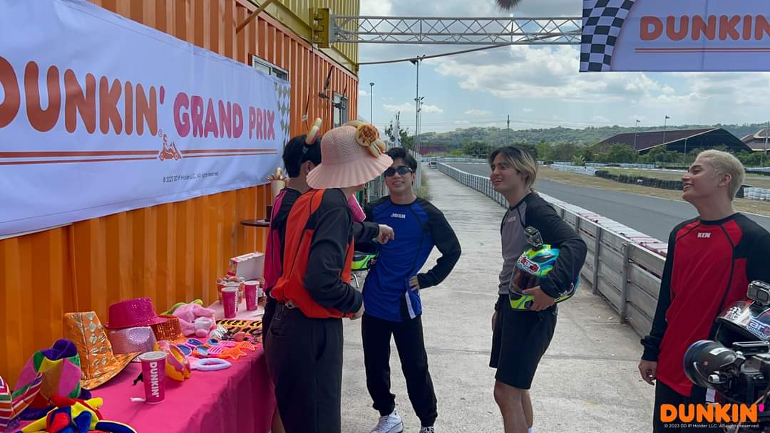 starburst192023's tweet photo. A behind-the-scene from Episode 1 of SB19 Summer Special.

Seeing you guys happy and having this kind of moment with each other makes our hearts melt. 

🎥: Dunkin'   (FB page)

Watch the full episode here: https://t.co/Wlmxjzbeqm

#SB19SummerSpecialDunkinPH https://t.co/ItvGhQhbkz
