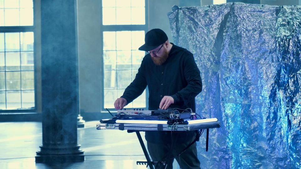 AMBIENT CURLING SET! NØ DRUMS - NØ BASS! (Sort of) 🥌🥌🥌Kristoffer <a href="/Lislegaard/">KristofferLislegaard</a> + LNUA + DJ Sissyfus @ Mir fb.me/e/7eNzyH3lf
