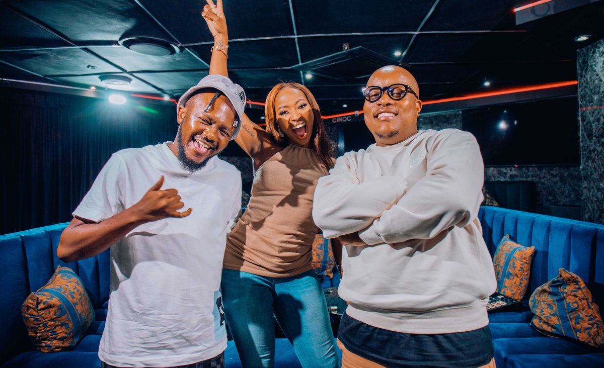 We Hope you had a Great easter! Tonight we got <a href="/KwestaDaKAR/">Bhut’ Kwesta</a>  on POPradio! @mscosmosa <a href="/Sipho_Says/">Muchi</a> youtu.be/hj6fBS6xQoU