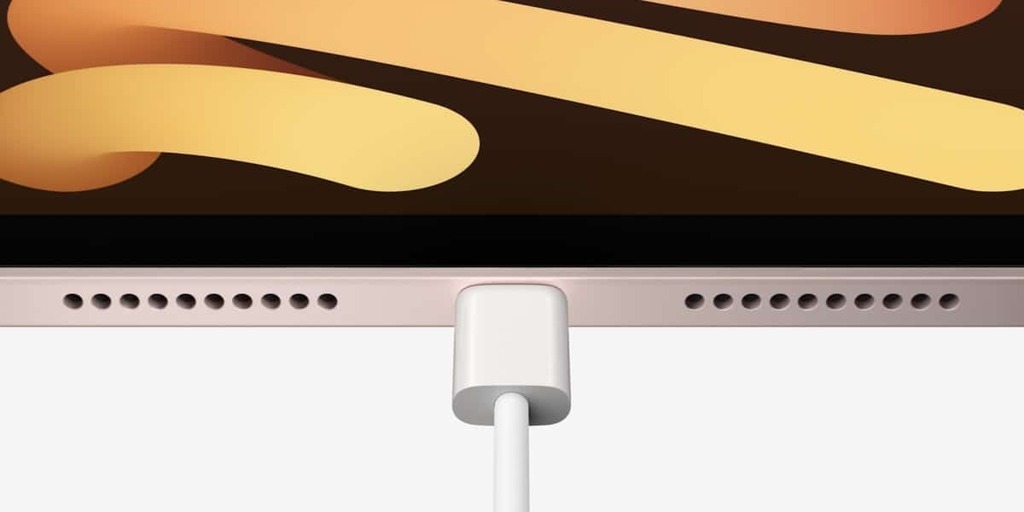 Karr1301's tweet photo. El FBI advierte: cuidado con usar puertos USB públicos https://t.co/gUpYbXTFFD https://t.co/Bv6TYoglDr
