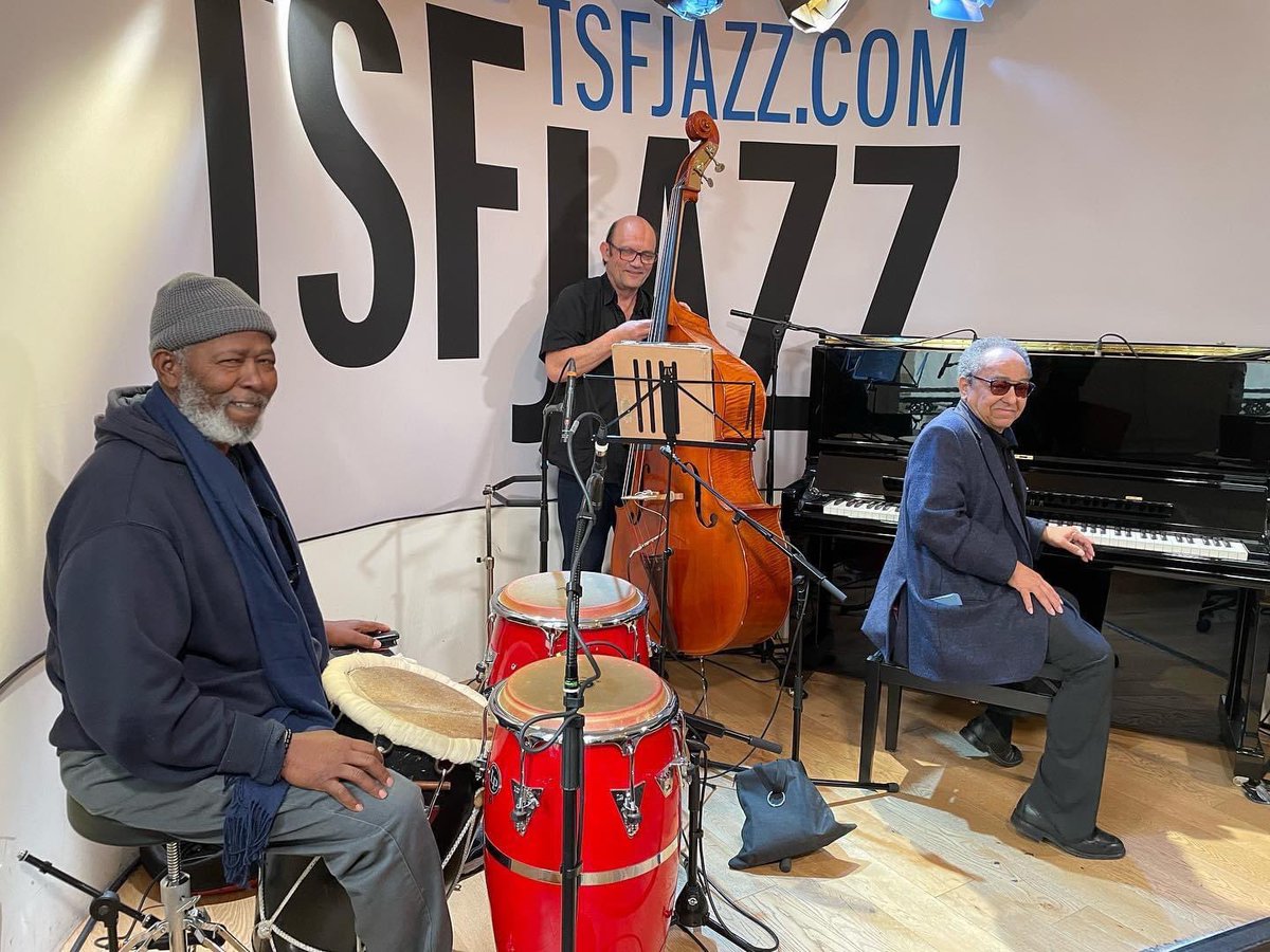On boit un grand verre de TROPICAL JAZZ TRIO à 12h dans le #DeliExpress de Jean-Charles Doukhan ! Les trois musiciens présentent leur nouvel album « On peut parler d’Autre chose ».