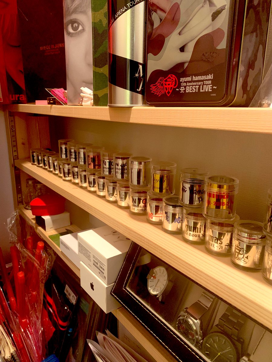 家の納戸は、、
ayumihamasakiだらけ😂

一見、ayu要素はない家だけど、
納戸はayu部屋になっています笑

 #ayumihamasaki
 #ayumihamasaki25thAnniversaryLive
