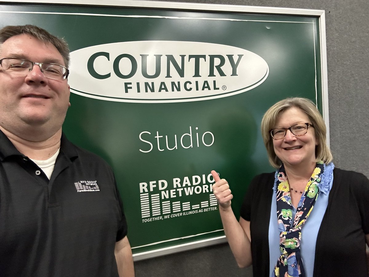 ritafrazer's tweet photo. .@hellocountry @delossjahnke @JTatRFDRadio @FarmWeekNow New studio signs for The RFD Radio Network!  Hello Country!
Join us today for RFD Illinois on your local radio station w reports from the fields, markets with Jim Taylor &amp; weather ☀️ #wecoverIllinoisag https://t.co/mKoYwSgzKO