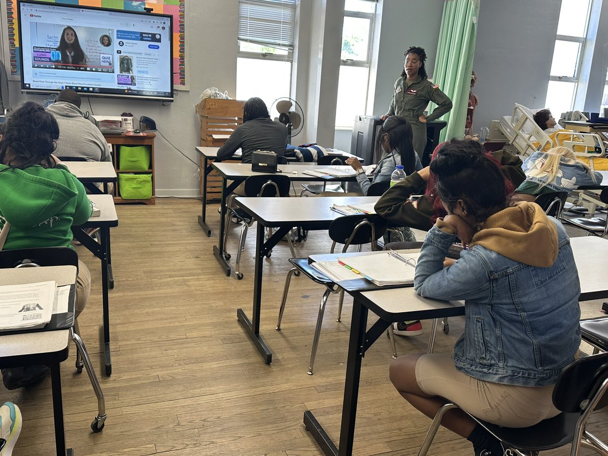 CteJd's tweet photo. Thank you JD alum, Captain Amber McKenzie, USAF for stopping by and helping the PCT students get a better understanding of EKGs for their exam next month. Captain McKenzie is a flight nurse and nurse or practitioner. We appreciate you pouring back into our students. #cte https://t.co/Ral9muTVoo